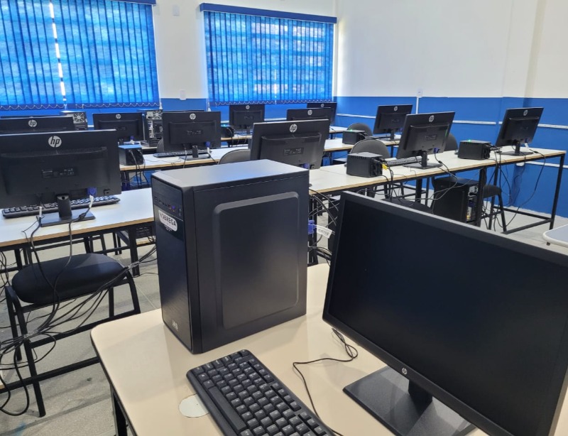 Prefeitura de Catingueira inaugura novo laboratório de informática que auxiliará alunos e professores da rede municipal