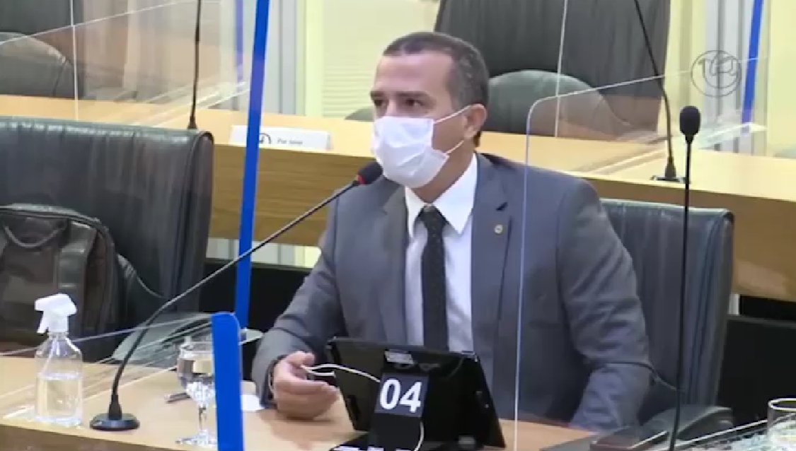 Dr. Érico defende reajuste aos servidores públicos do Estado em Sessão na ALPB