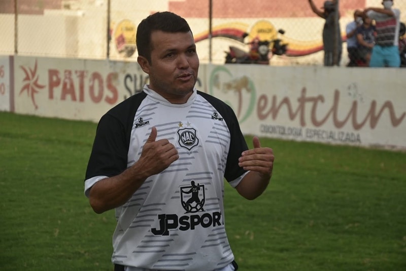 Nacional de Patos faz treinamento à noite no José Cavalcanti e novos atletas foram anunciados