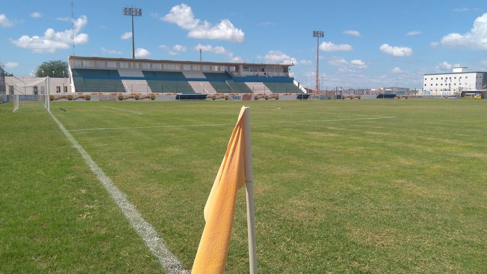 Nacional realiza amistoso neste sábado no José Cavalcanti. Confira pontos de vendas de ingressos