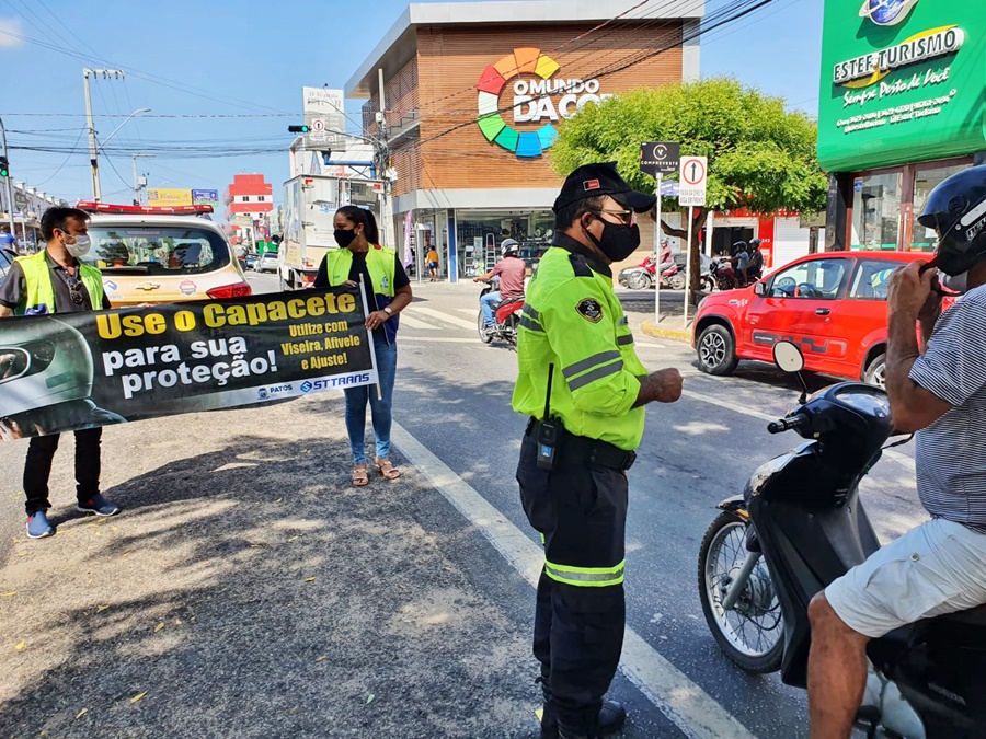STTRANS realiza diversas ações educativas nas principais vias da cidade