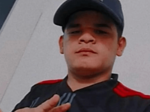 Adolescente é morto a tiros na noite desta segunda-feira (21), no Sertão