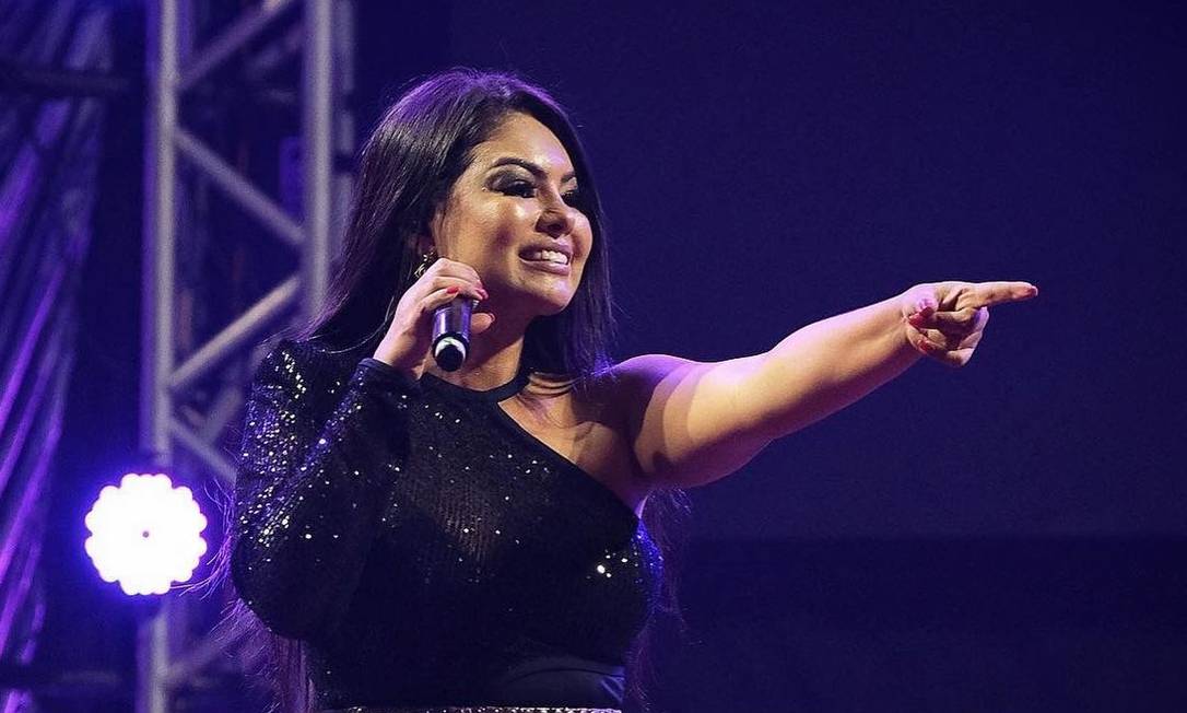 Cantora Paulinha Abelha continua em grau profundo de coma e realiza hemodiálise, diz novo boletim médico