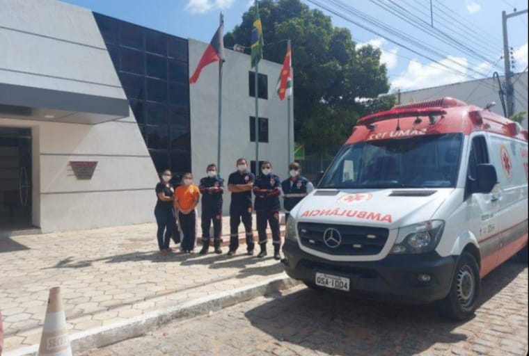 Enfermeiros e condutores do SAMU de Catolé do Rocha protestam de modo pacífico e pedem reajuste salarial da categoria, que não acontece desde 2011
