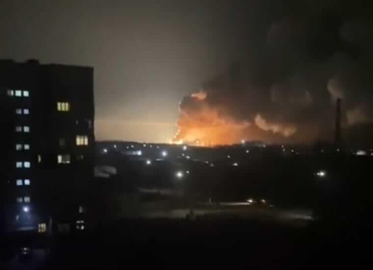 Putin autoriza operação militar na Ucrânia e diz que vai reagir a qualquer interferência estrangeira. Bombardeios são registrados em cidades ucranianas