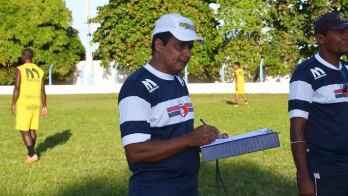 Auto Esporte reformula elenco e deve apresentar novo treinador