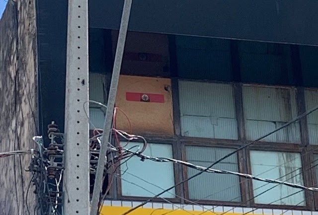 Símbolo nazista é visto em janela de apartamento na cidade de Cajazeiras