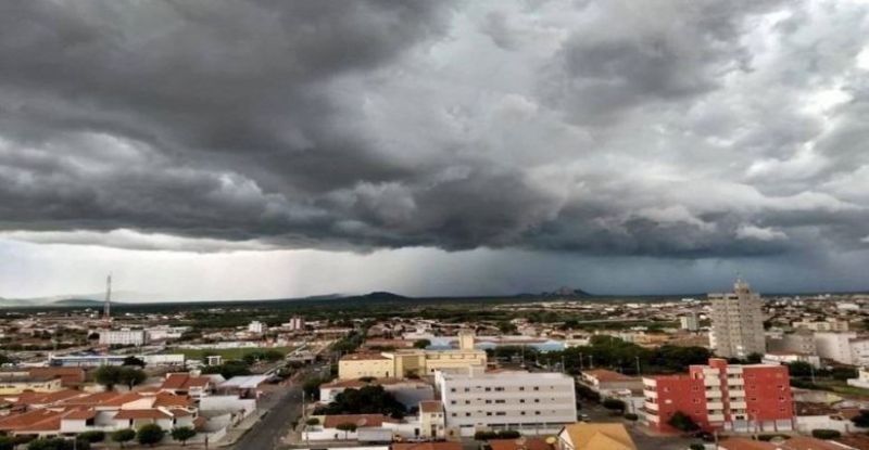 Patos tem tempo nublado com possibilidade de chuvas isoladas nesta segunda (28). Veja a previsão para a Paraíba