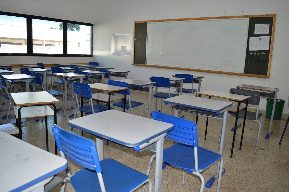 Aluno da ECI Cônego Machado, em Passagem, denuncia falta de professor em disciplina essencial e faz apelo à Secretaria do Estado