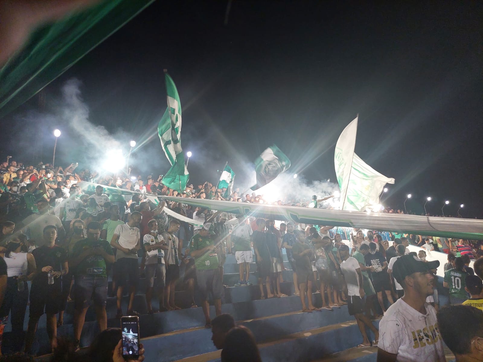 A torcida do Naça se empolgou novamente. Por Genival Junior