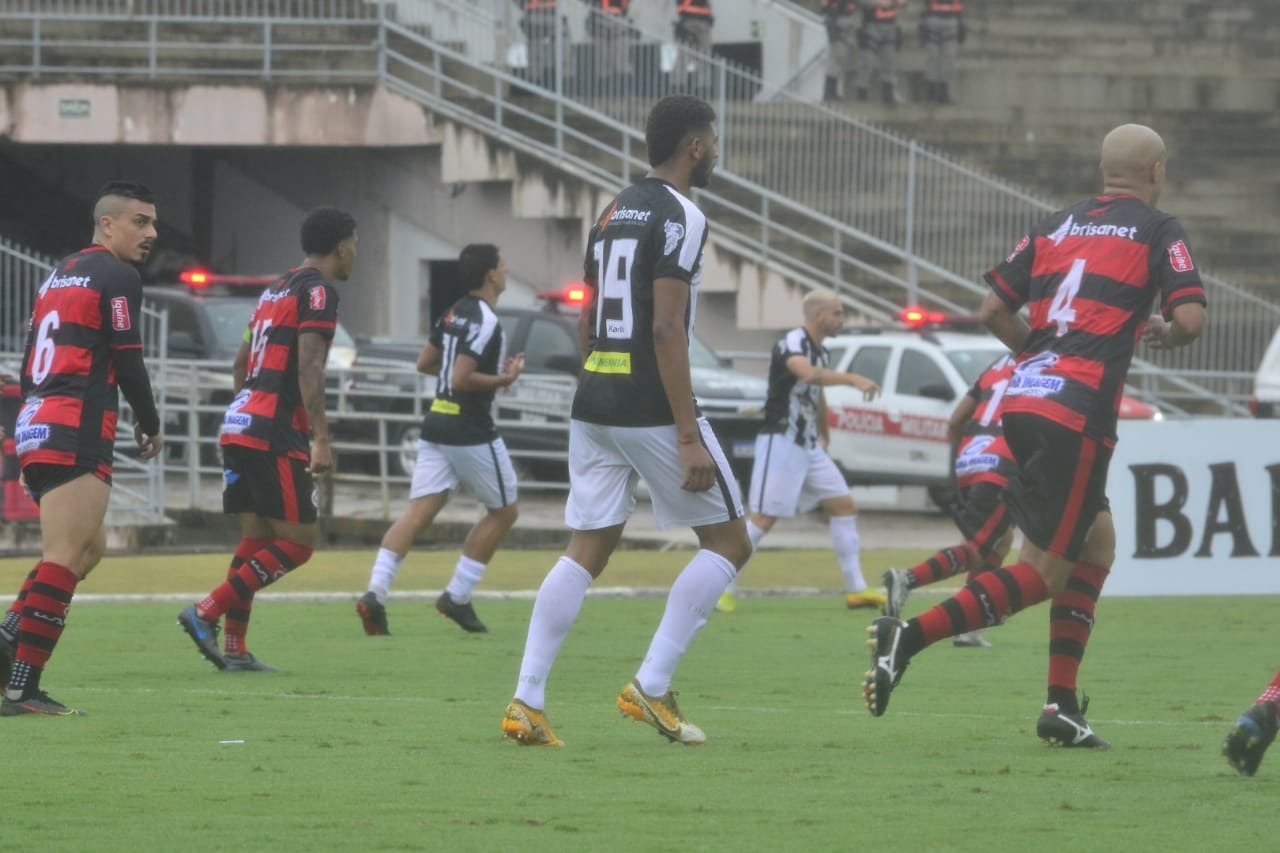 Treze e Campinense se enfrentam em confronto de opostos