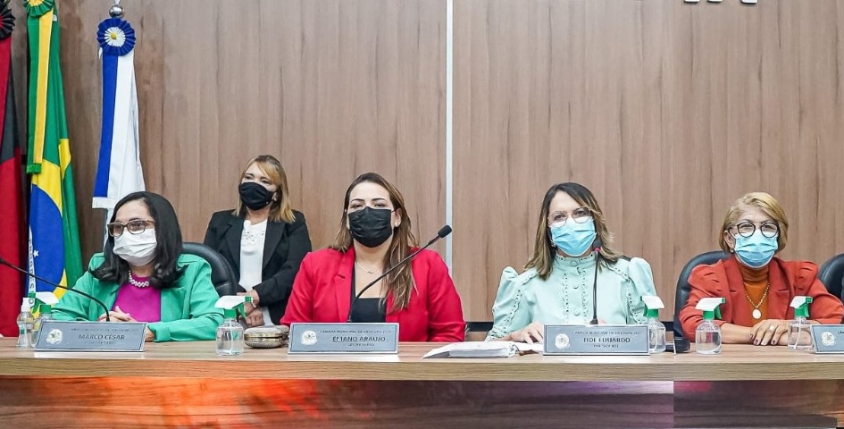 Bancada feminina comemora aquisição de mamógrafo para o Centro de Especialidades Frei Damião