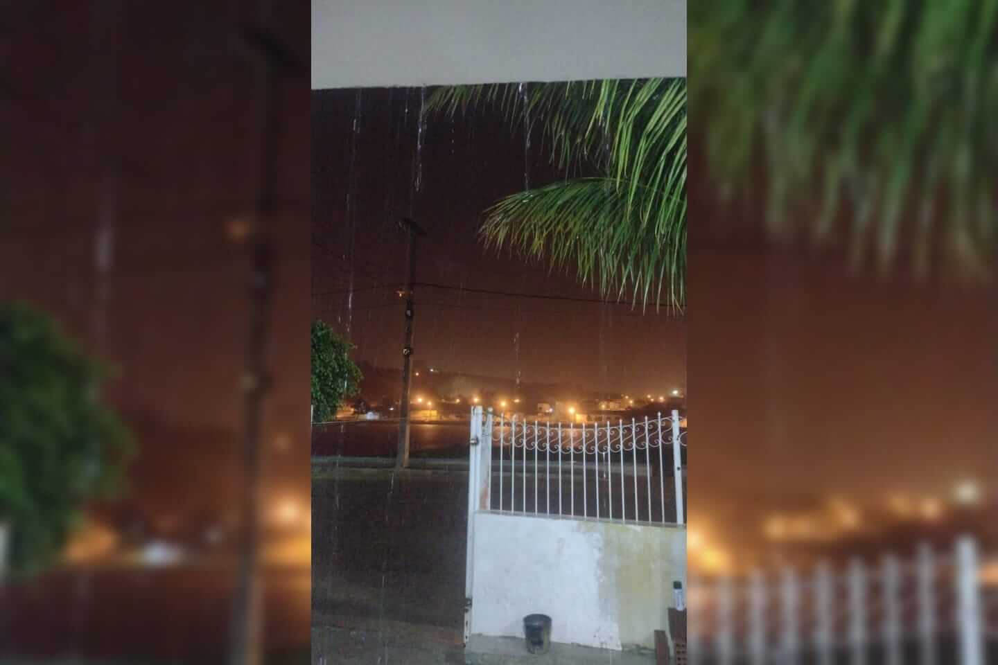 Volta a chover em Patos e cidades da região na noite deste domingo (13). Vídeo