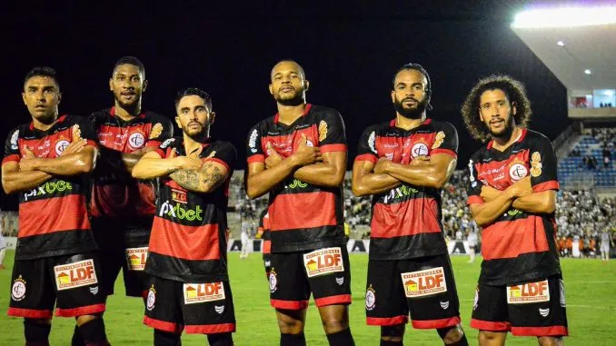 Campinense vence rival Treze e assume liderança