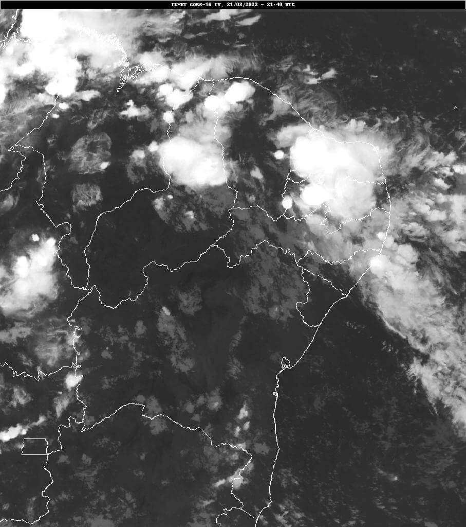 Açude Tubarão volta a sangrar, após fortes chuvas na região de São José do Bonfim nesta segunda (21), e há possibilidade de mais chuvas para o Sertão. Veja as imagens