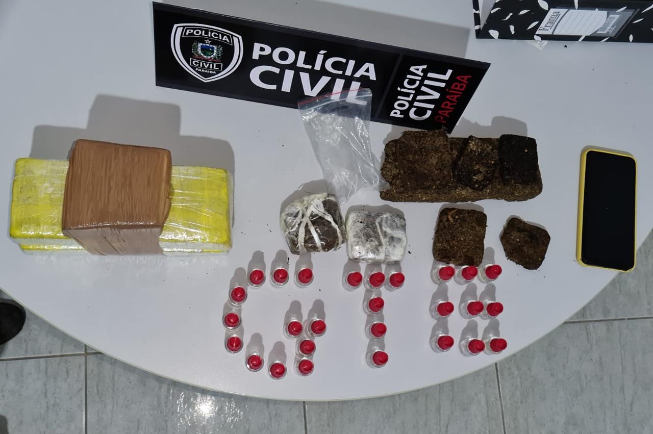 FLAGRANTE: Duas abordagens da Polícia Civil resultam na apreensão de maconha e prisão de quatro pessoas em Itaporanga