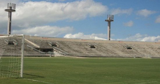 São Paulo Crystal e Auto Esporte fazem duelo com ambições opostas