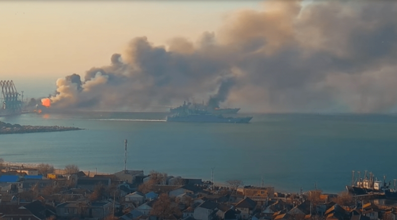 Ucrânia realiza ataque inédito e afunda embarcação militar da Rússia