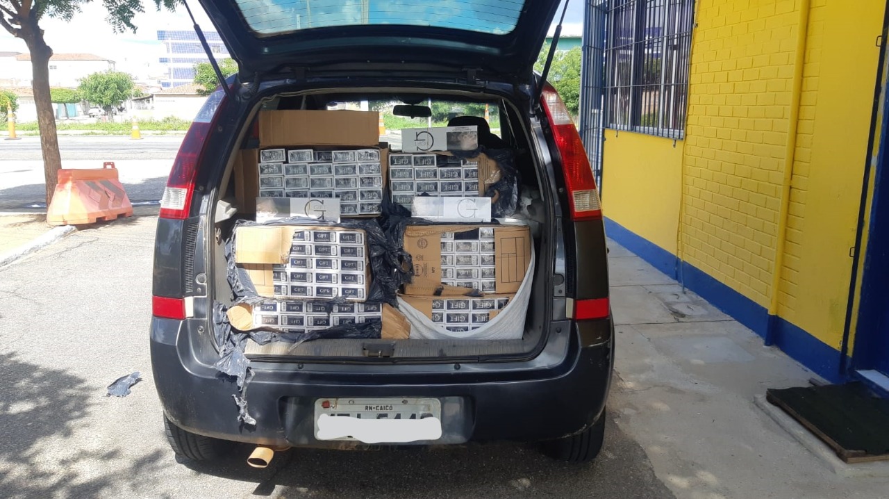 PRF apreende carga de cigarros contrabandeados avaliada em cerca de R$ 27 mil no Sertão da Paraíba