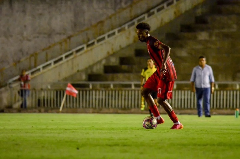 Auto Esporte vence e rebaixa o Atlético de Cajazeiras no Paraibano