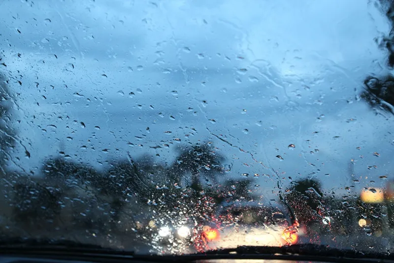 Semana começou com chuvas leves e isoladas mas previsões são de muitas chuvas da quarta até o sábado