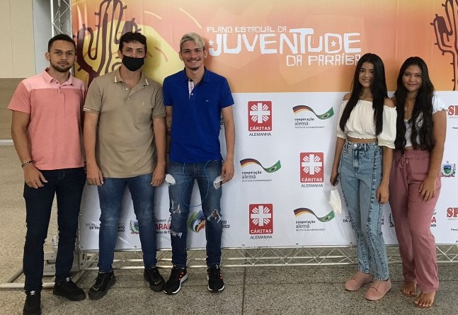 Representantes da Juventude de Catingueira participam da entrega do Plano Estadual de Juventude
