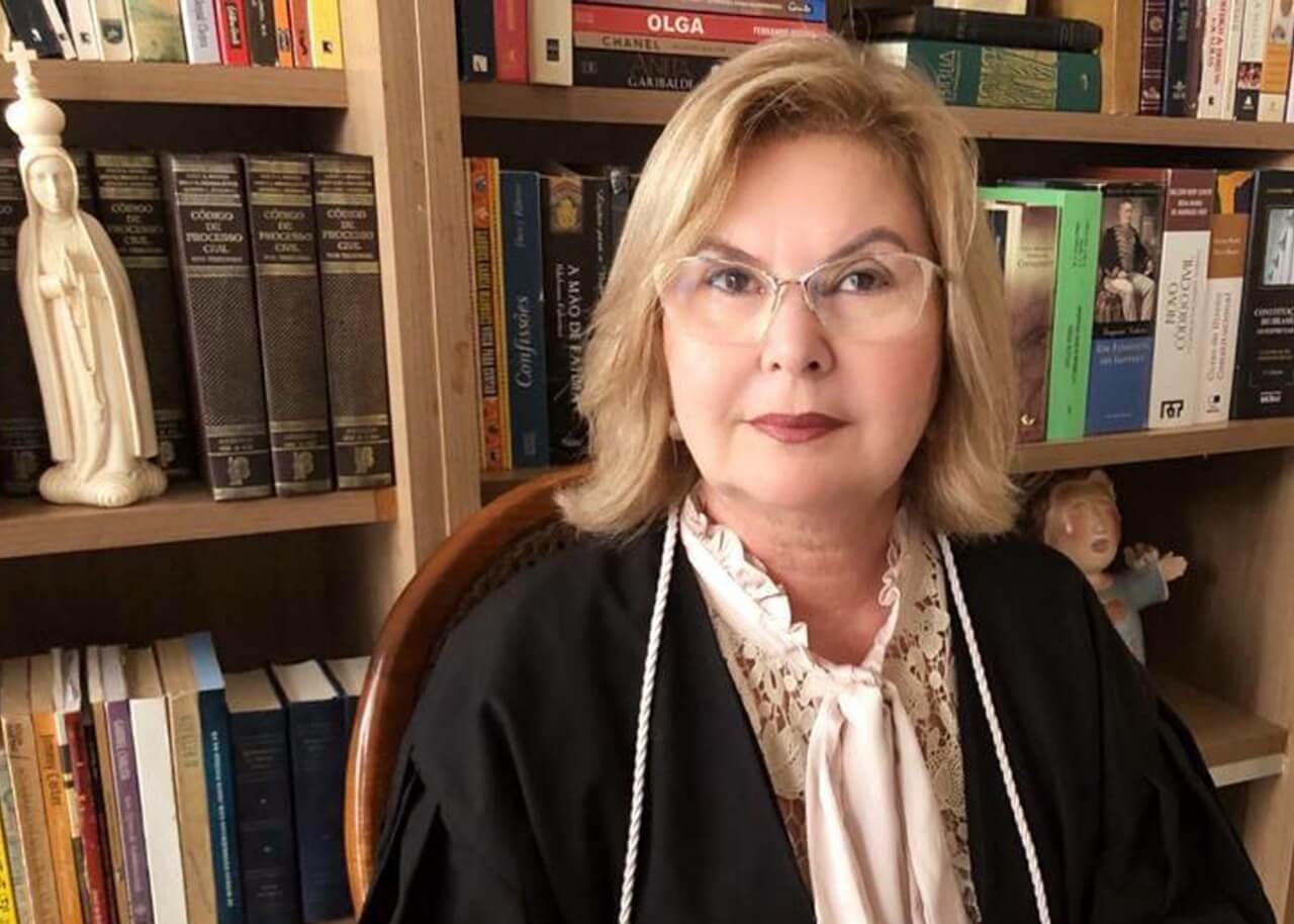 Desembargadora Fátima Maranhão conclama as mulheres para se tornarem eleitoras ativas e comprometidas com as suas causas. Ouça