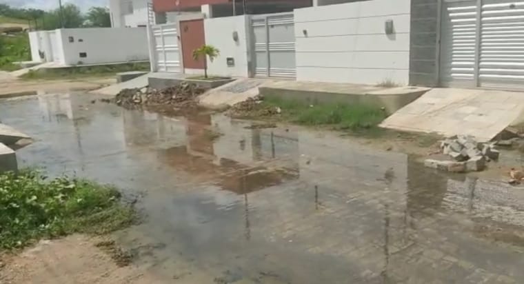 Vereador Josmá Oliveira cobra solução para problemas da Rua Marina Gouveia, no bairro Jardim Guanabara