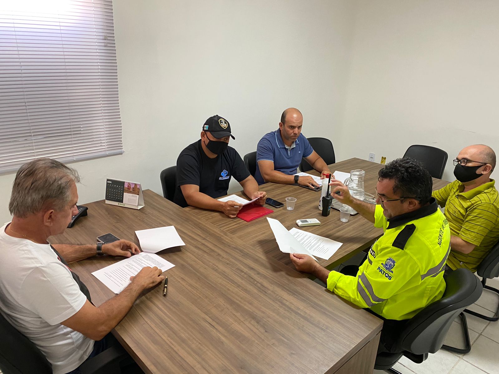 Em reunião com o prefeito Nabor, agentes de trânsito de Patos cobram plano de carreira e remuneração