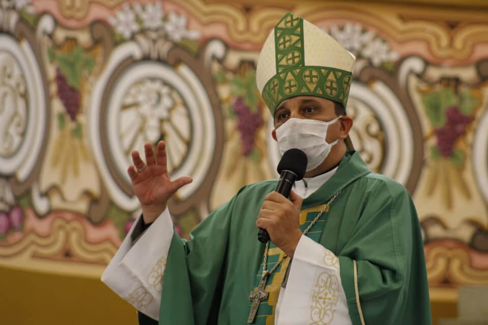 Bispo Dom Eraldo comenta flexibilização do uso de máscaras: “Continuarei usando; não é de uma hora para outra”
