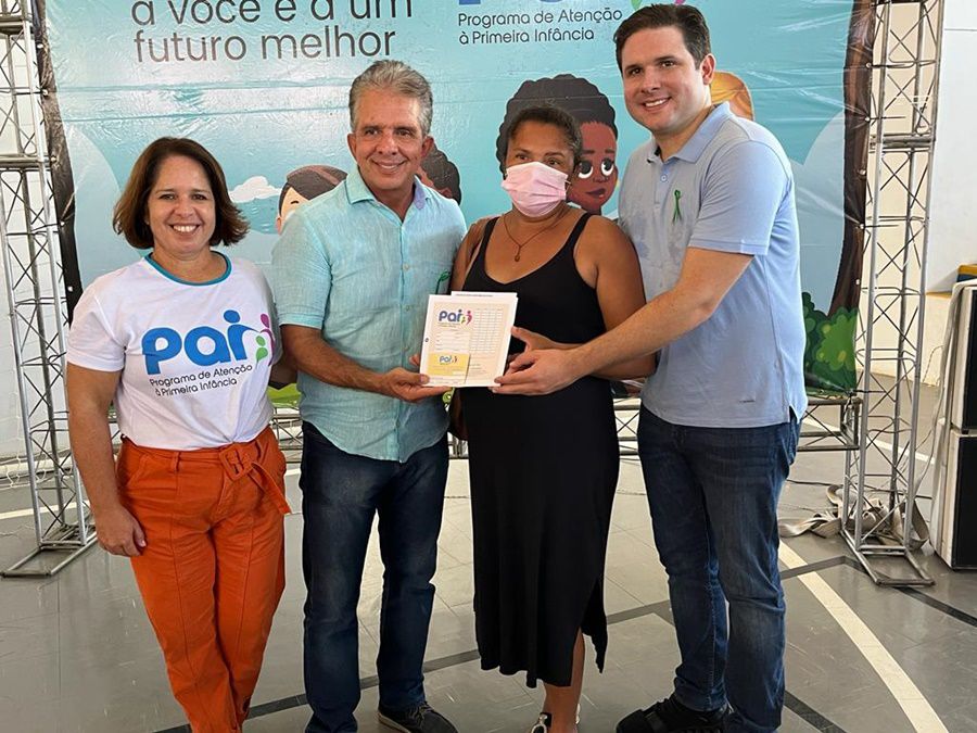 Prefeito de Patos entrega Cartão do PAI a novas famílias e mais de 600 famílias já são beneficiadas pelo Programa PAI