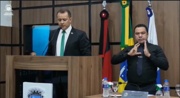 Vereador Josmá Oliveira cobra implantação de intérprete de libras, como respeito e inclusão social