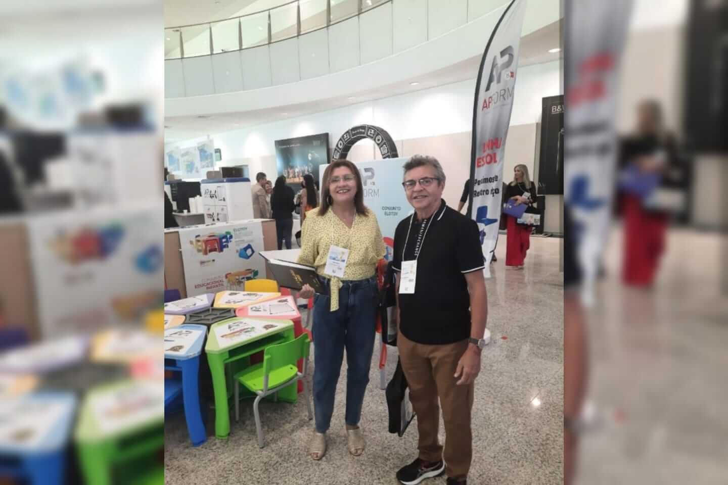 Prefeito e secretária de Educação de Mãe d'Água participam do Seminário Estadual de Educação