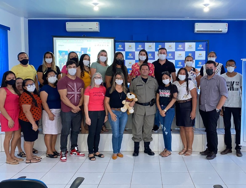 Secretaria de Educação de Catingueira firma parceria com a Polícia Militar para implantação de atividades do PROERD