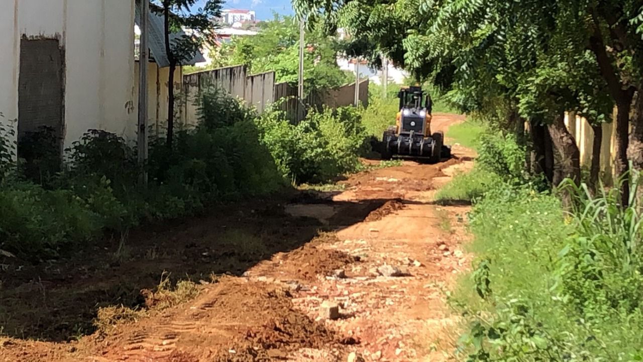 Nabor acompanha mutirão de serviços do 'Patos Pra Frente' no bairro dos estados