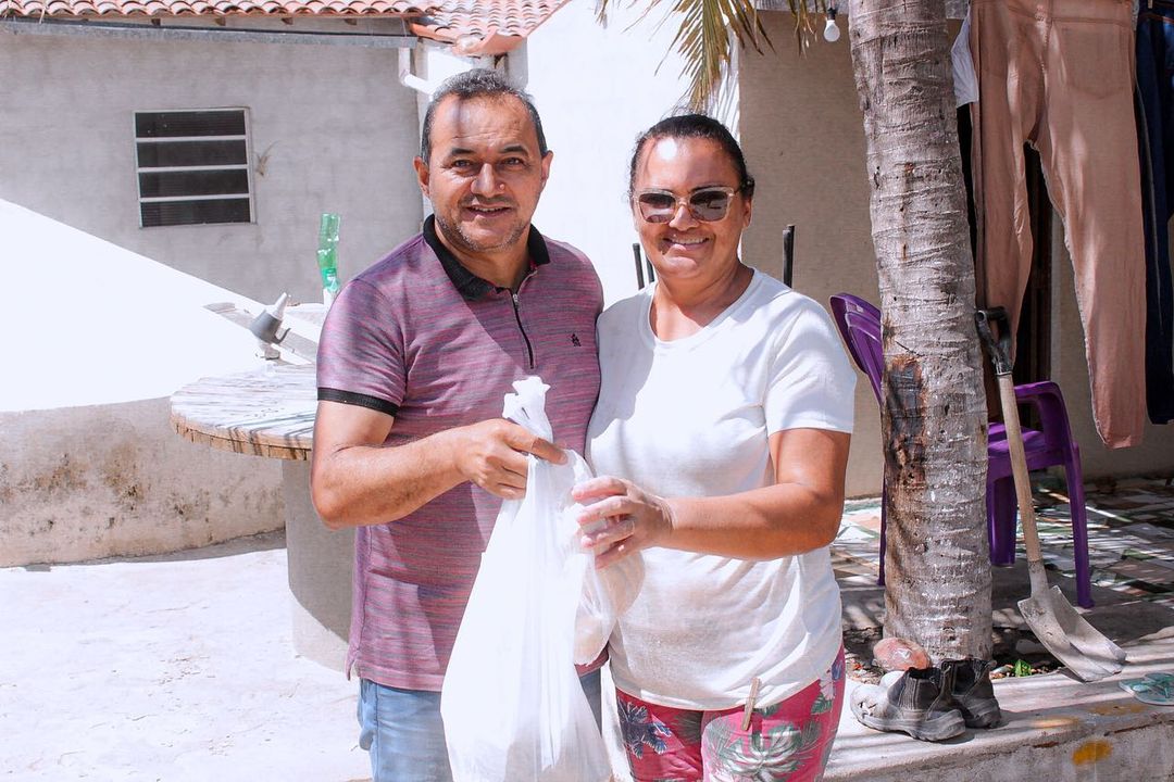Peixe na Mesa: Prefeitura de Salgadinho distribue mais de 2 toneladas de peixes para as famílias