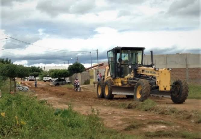 No Noé Trajano: Vereador cobra calçamento da rua Leda Ramalho