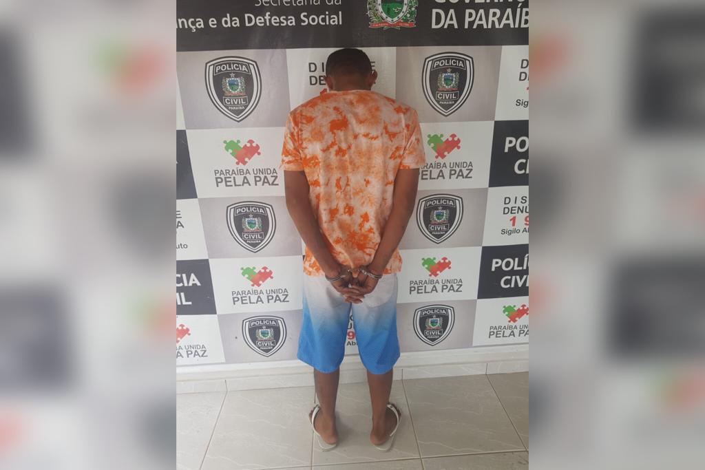 Homem acusado de tráfico de drogas em João Pessoa é preso pela Polícia Civil no bairro Liberdade, em Patos; ouça