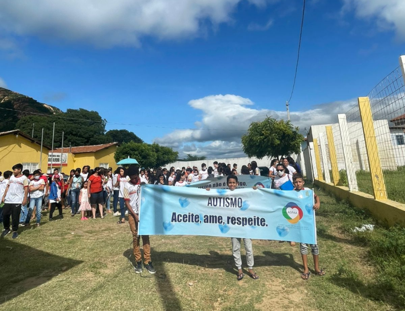 Passagem realiza I Caminhada pela Conscientização do Autismo pelas ruas da cidade
