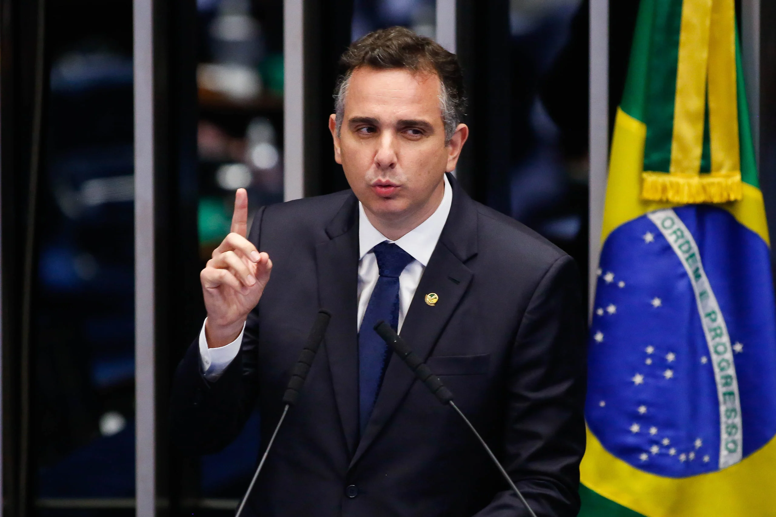 Perdão de Bolsonaro deve ser mantido, defende presidente do Congresso, Rodrigo Pacheco