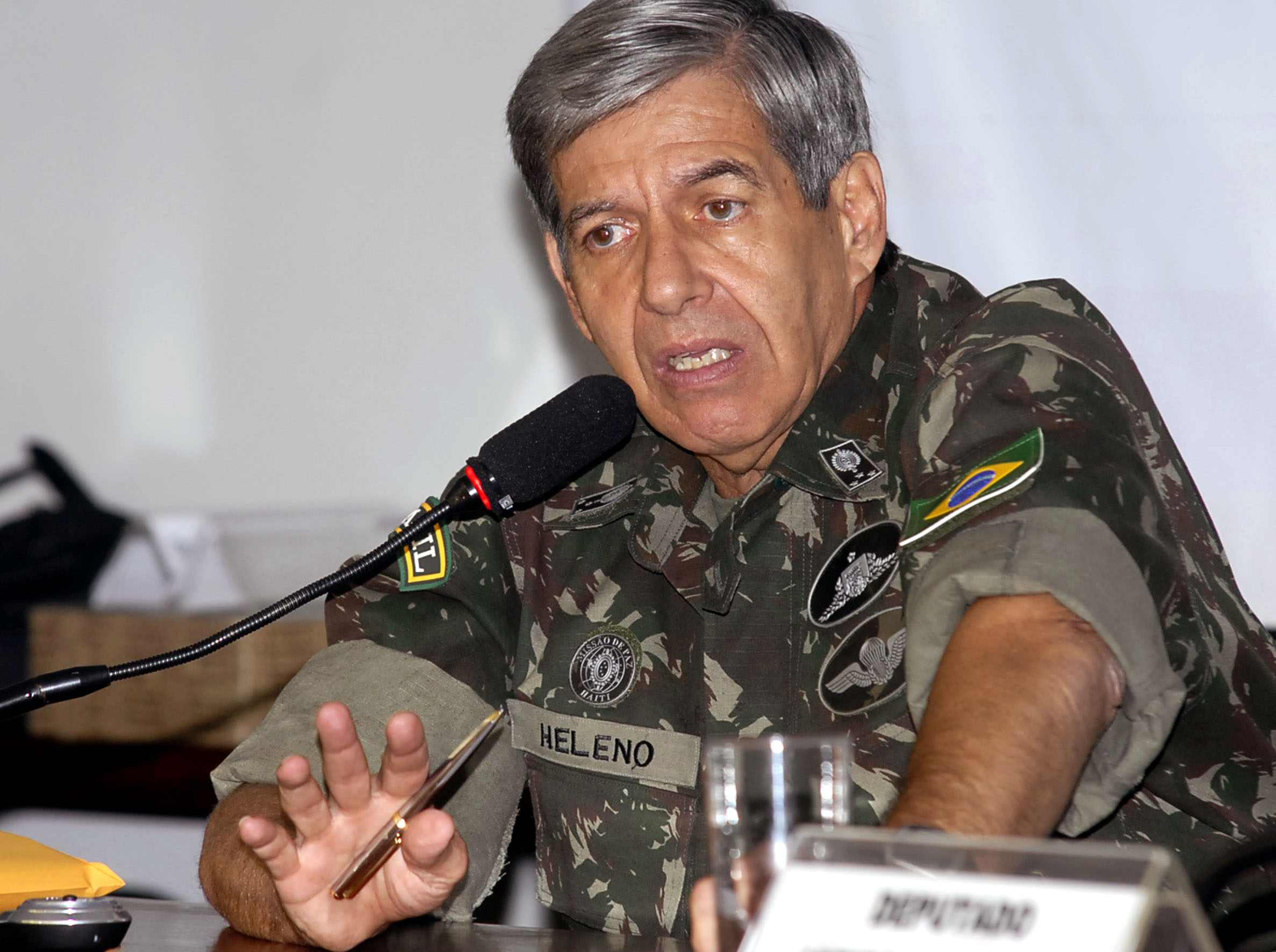 General Heleno: desrespeitar indulto abrirá portas para “insegurança jurídica”