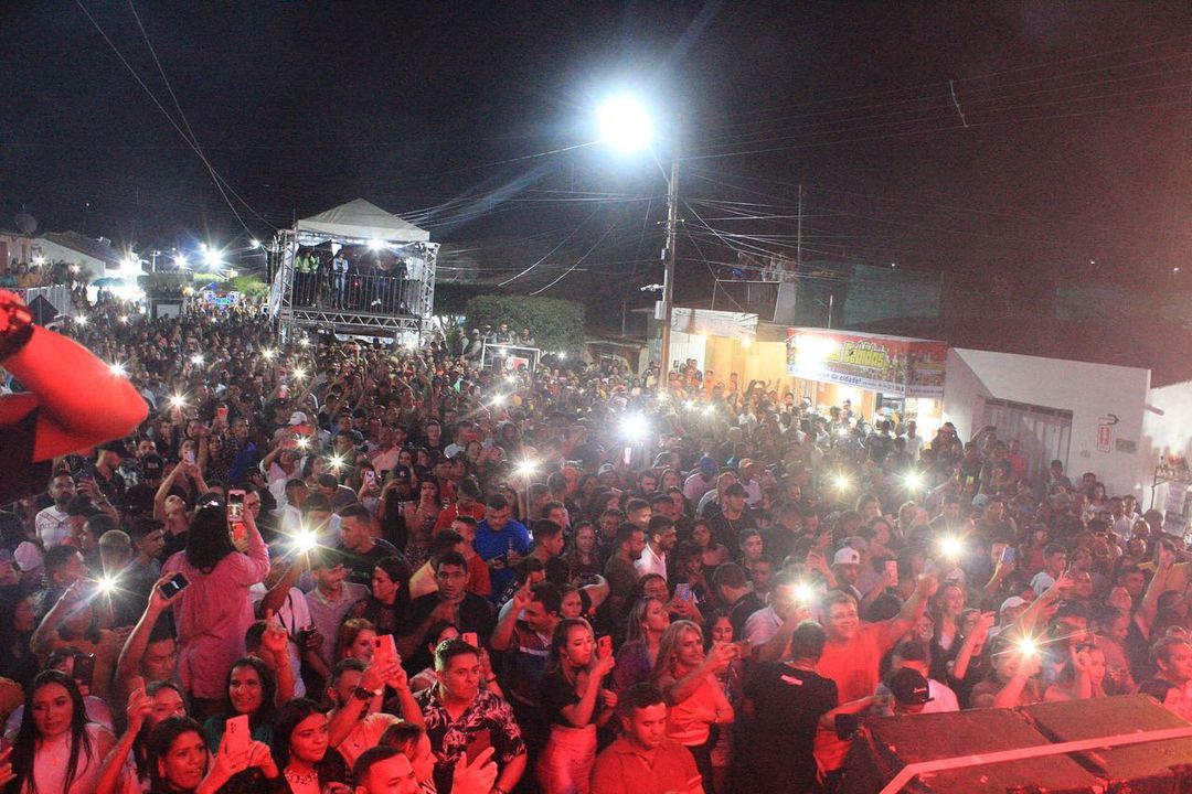 Areia de Baraúnas comemora 28 anos de Emancipação Política com grande festa em praça pública