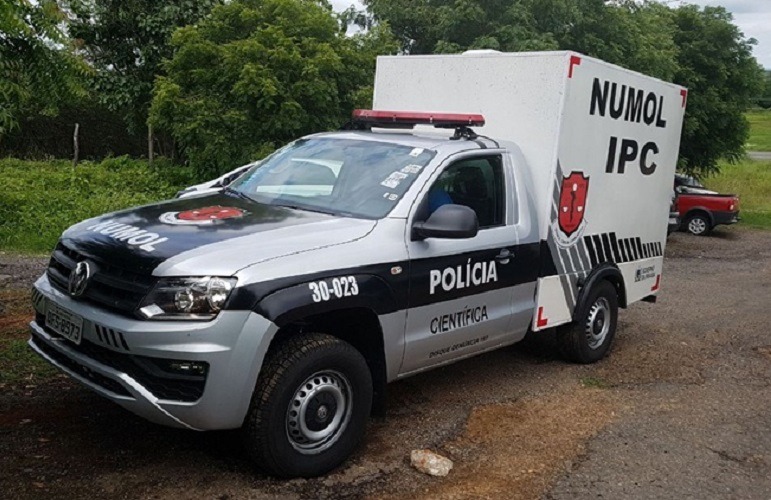 Mulher sai para beber com amigo neste sábado (30) e é encontrada morta e com sinais de violência no dia seguinte, no Sertão