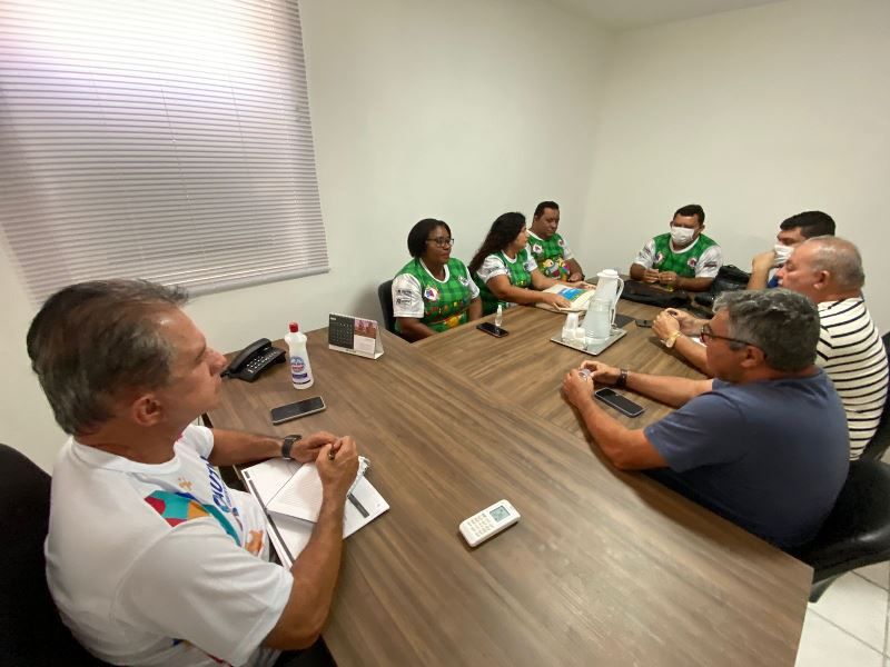 Prefeito de Patos se reúne com representantes da Associação das Quadrilhas Juninas de Patos