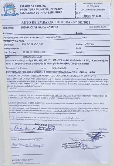 Alegando falta de licença, Prefeitura de Patos embarga obra de empresa de vereador que fala em perseguição. Veja