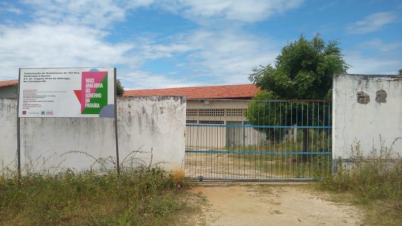 Alunos da ECIT de Condado denunciam que estão estudando sem energia elétrica há quase 3 meses e cobram providências por parte do governo do estado com relação a obra atrasada