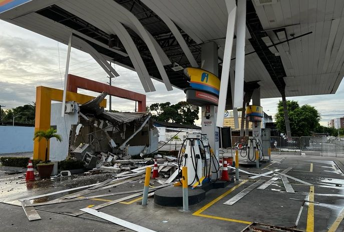 Em João Pessoa, criminosos explodem posto de combustível para roubar cofre