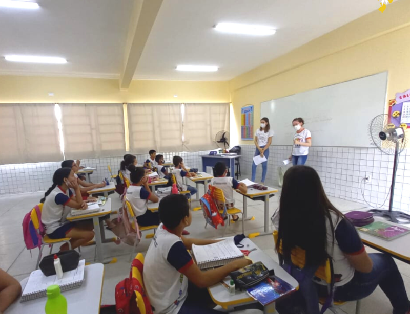 Equipe do CRAS e CREAS de Passagem inicia campanha do Maio Laranja