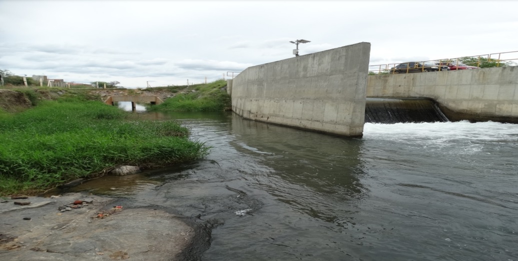 Inspeção constata lançamento de esgoto em canal da transposição do Rio São Francisco, em Monteiro