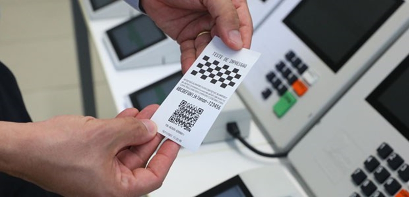 Secretário de tecnologia e comunicação do TRE-PB fala sobre nova urna eletrônica que está sendo produzida; ouça